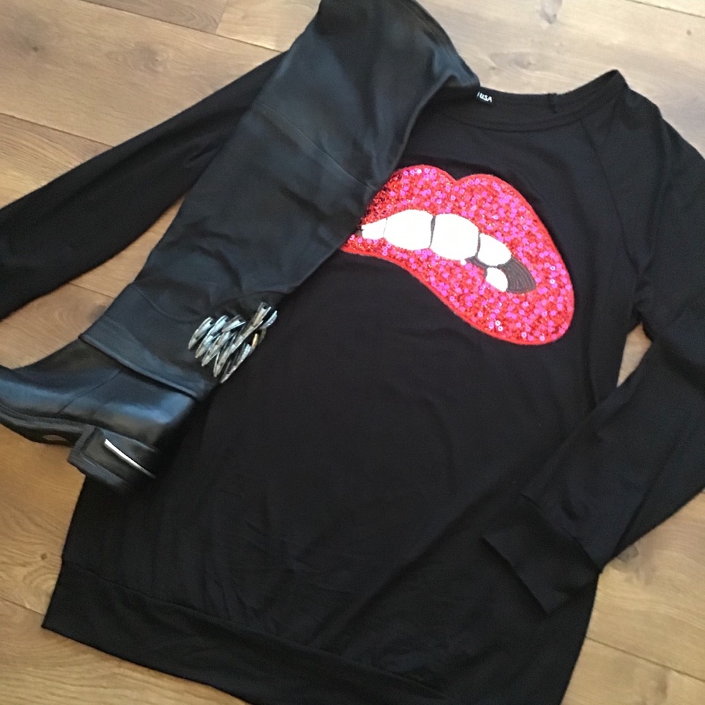 EDGY  “LIP BITE” SEQUINED TOP - Picture 9 of 15